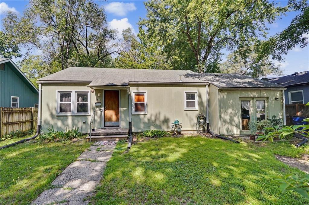 2nd image of 1911 Tennessee St, Lawrence, KS 66046 | MLS# 2631782