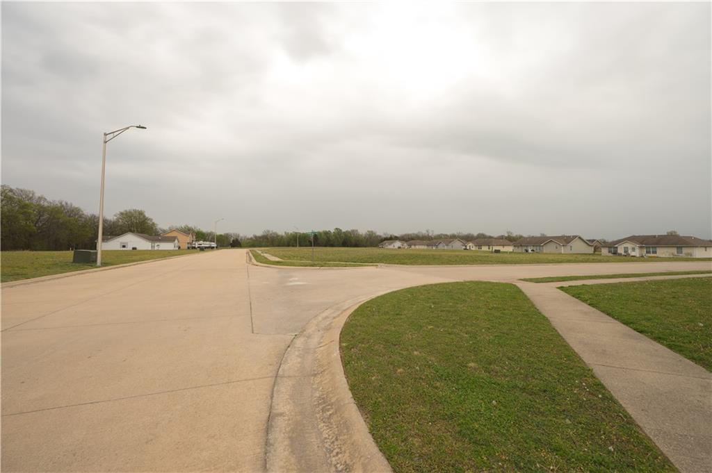2nd image of 306 E John St, Coffeyville, KS 67337 | MLS# 2631793
