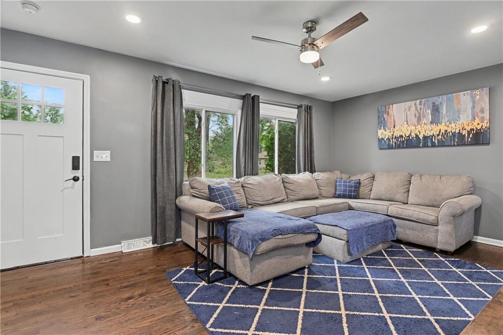 4th image of 715 Colbern St, Belton, MO 64012 | MLS# 2631796