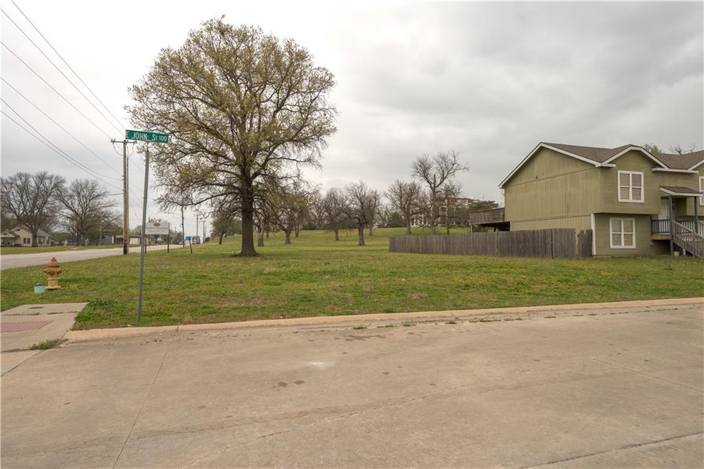 2nd image of 202 E John St, Coffeyville, KS 67337 | MLS# 2631797