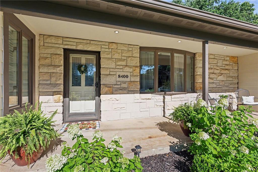 4th image of 8400 Riggs St, Overland Park, KS 66212 | MLS# 2631799