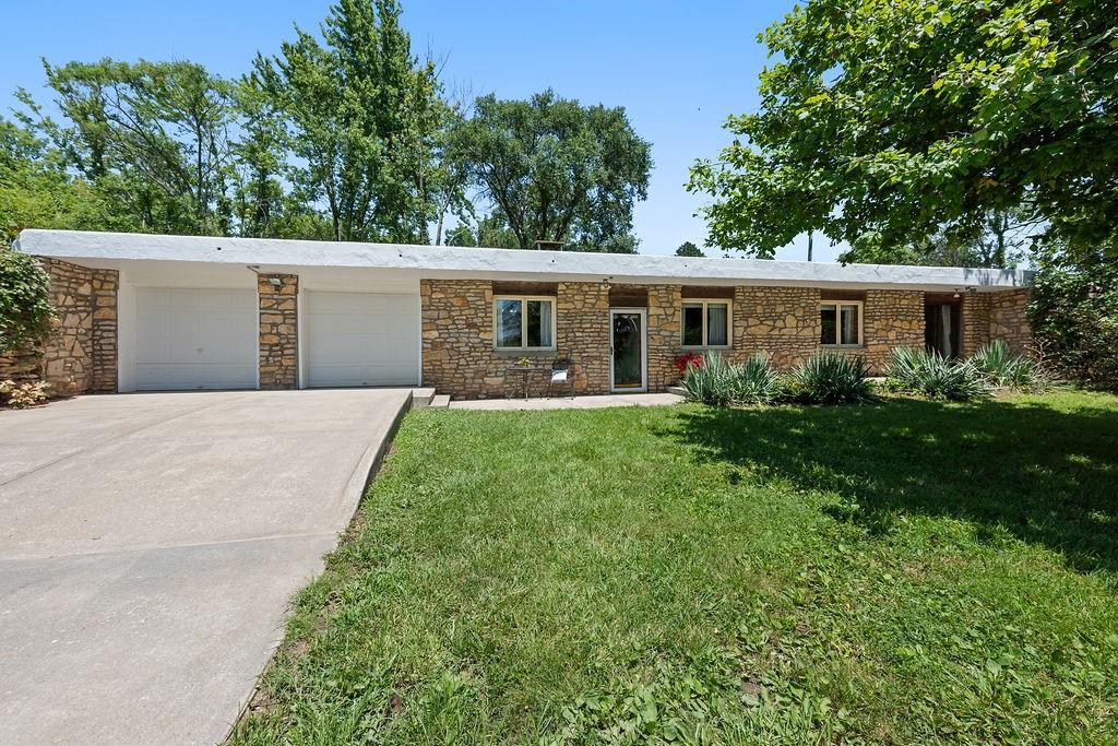 4th image of 1354 Woodland Rd, Oak Grove, MO 64075 | MLS# 2631808