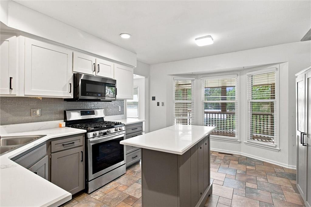 4th image of 46 Emerald Shore Dr, Lake Tapawingo, MO 64015 | MLS# 2631828