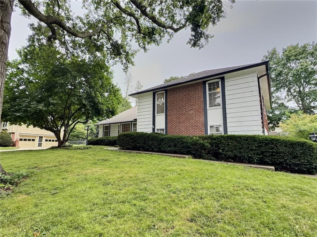 28th image of 619 W 114th Ter, Kansas City, MO 64114 | MLS# 2631835