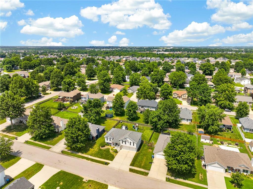 5th image of 618 Gateway Dr, Grain Valley, MO 64029 | MLS# 2631850