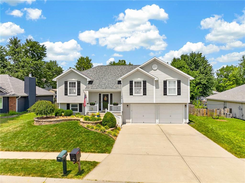 3rd image of 618 Gateway Dr, Grain Valley, MO 64029 | MLS# 2631850