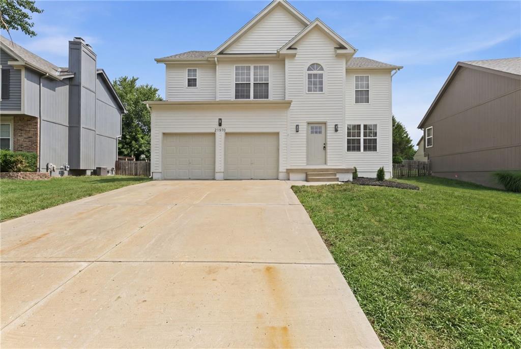 1st image of 21470 W 122nd St, Olathe, KS 66061 | MLS# 2631873