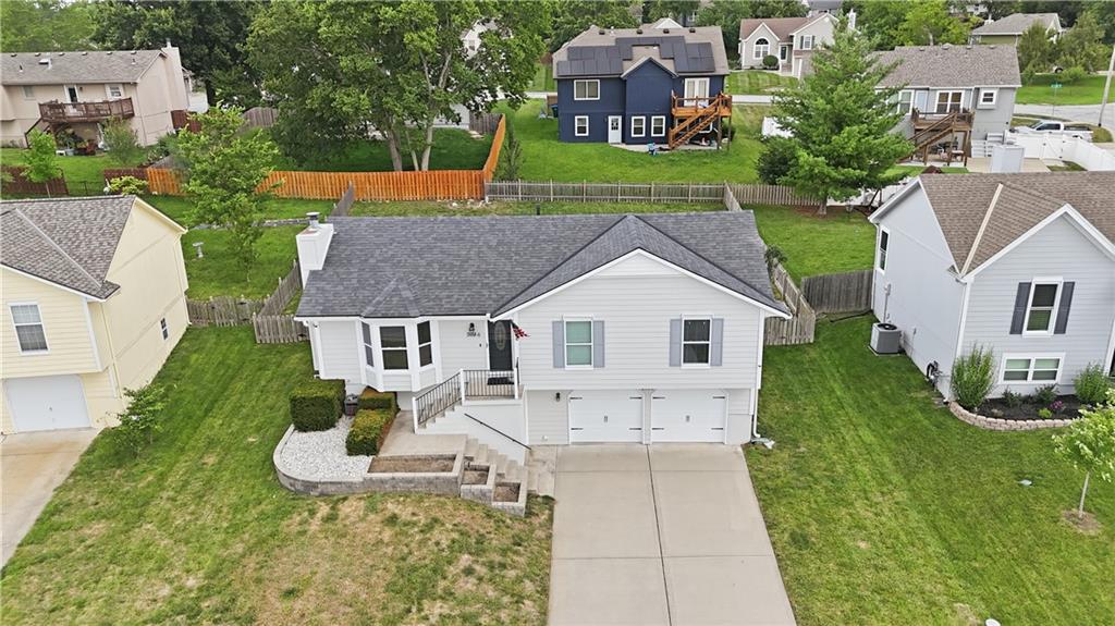 2nd image of 2136 Sw Sterling Dr, Lees Summit, MO 64081 | MLS# 2631881