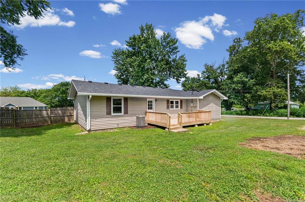 Homes for sale in Richmond, MO | 1101 Wellington St, Richmond, MO 64085 | MLS# 2631884