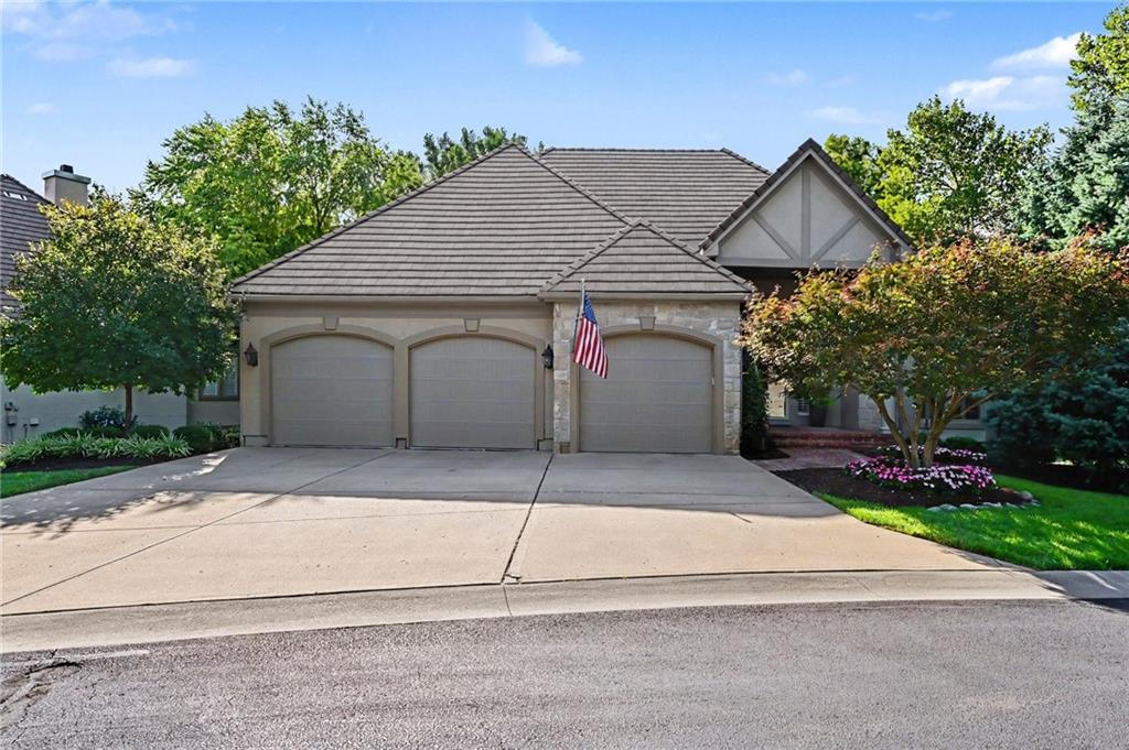 1st image of 11359 El Monte Ct, Leawood, KS 66211 | MLS# 2631892
