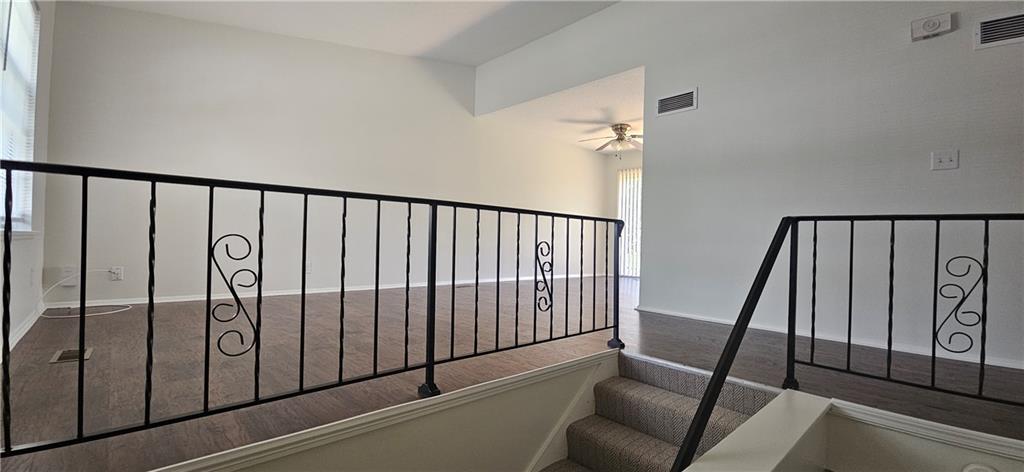 3rd image of 610 Ne Lynn St, Lees Summit, MO 64063 | MLS# 2631914