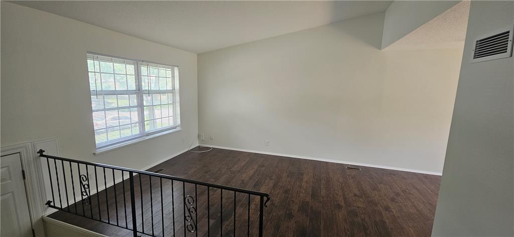 2nd image of 610 Ne Lynn St, Lees Summit, MO 64063 | MLS# 2631914