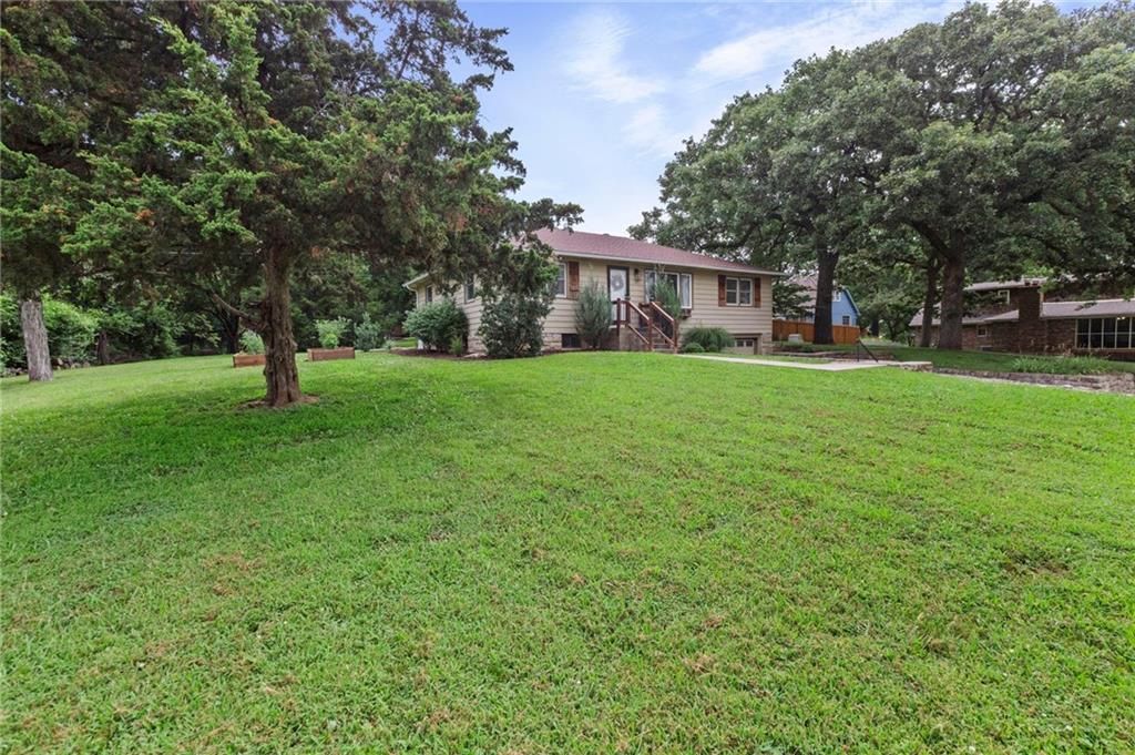 2nd image of 14224 W 67th St St, Shawnee, KS 66216 | MLS# 2631922