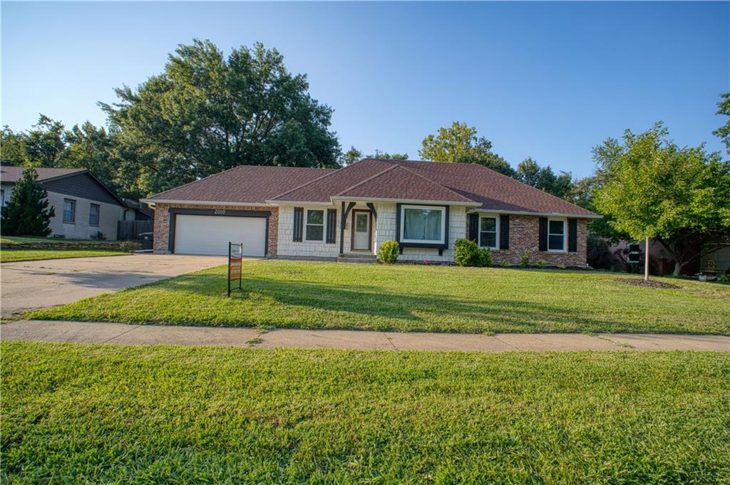1st image of 2010 Sw 33rd St, Topeka, KS 66611 | MLS# 2631943
