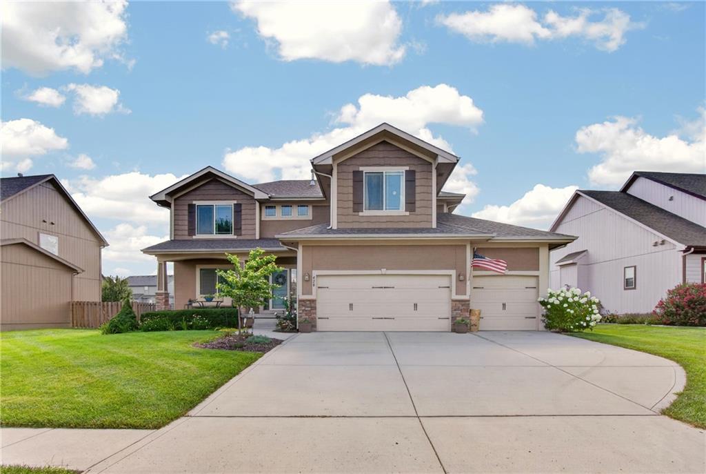 2nd image of 420 Meadowlark Dr, Raymore, MO 64083 | MLS# 2631950