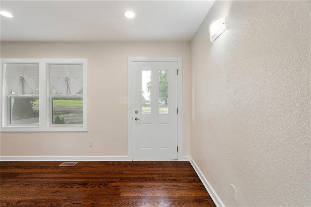 4th image of 7332 Parallel Pkwy, Kansas City, KS 66112 | MLS# 2631957