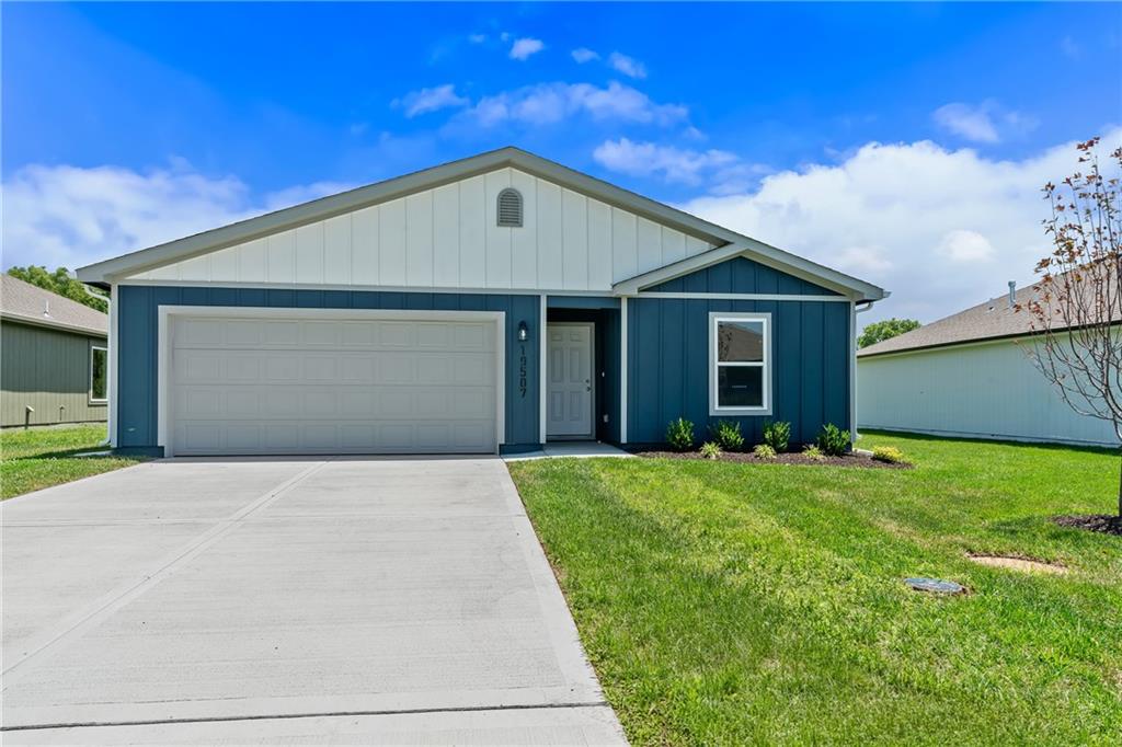 1st image of 19507 Lincoln St, Spring Hill, KS 66083 | MLS# 2631985