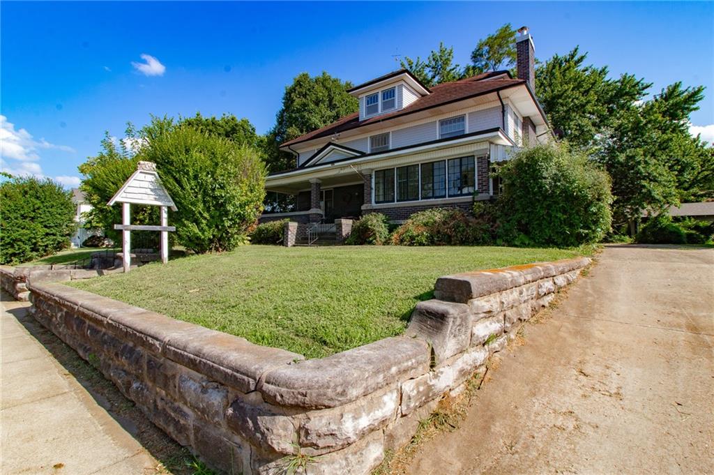 1st image of 210 E Gay St, Warrensburg, MO 64093 | MLS# 2631986