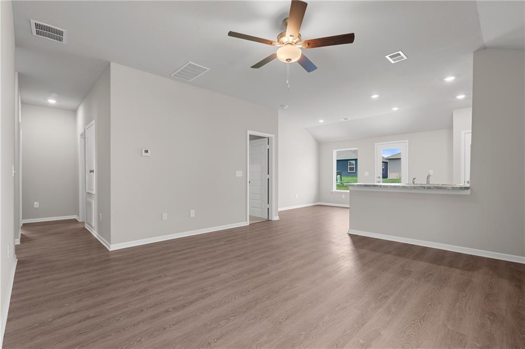 2nd image of 20270 W 195th St, Spring Hill, KS 66083 | MLS# 2631996