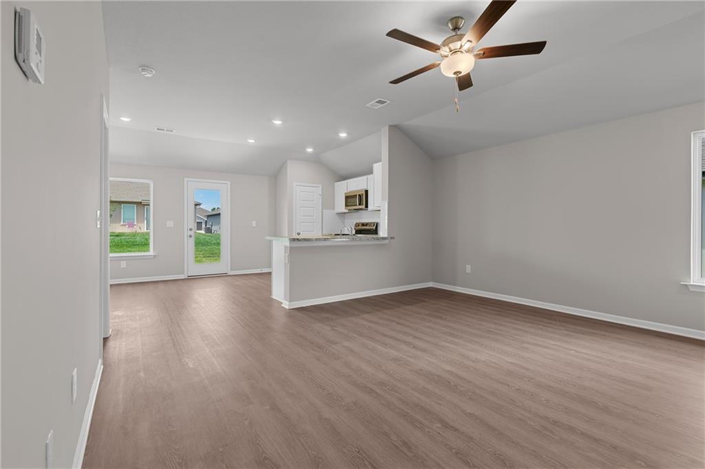3rd image of 20270 W 195Th St, Spring Hill, KS 66083 | MLS# 2631996