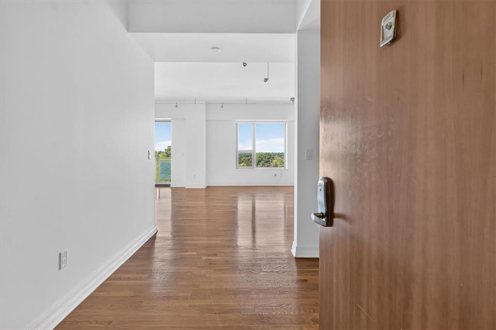 3rd image of 4950 Central St, Kansas City, MO 64112