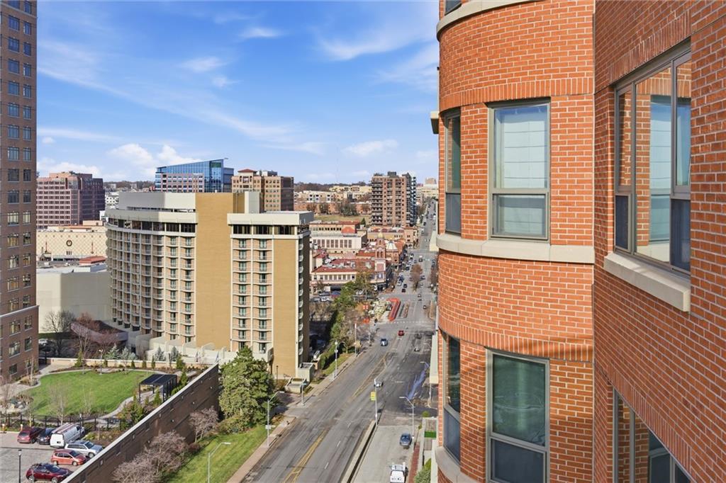 1st image of 4950 Central St, Kansas City, MO 64112