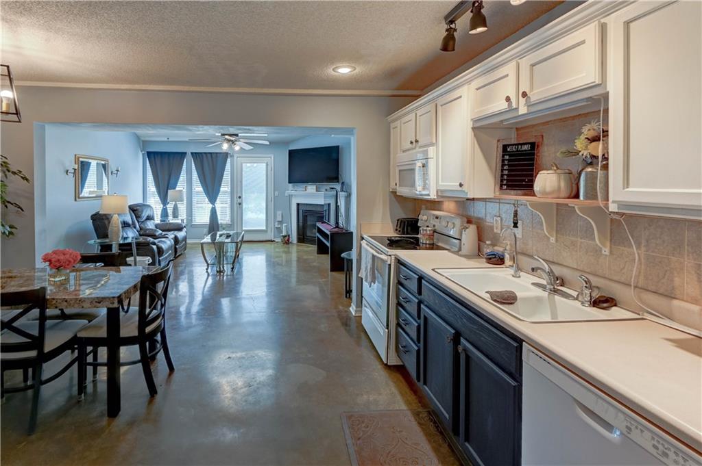 1st image of 8112 N Lawn Ave, Kansas City, MO 64119 | MLS# 2631998