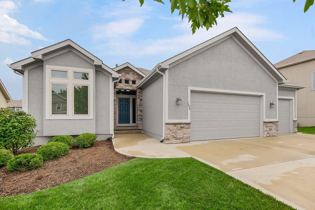 2nd image of 1609 Shadow Dr, Leavenworth, KS 66048 | MLS# 2632014