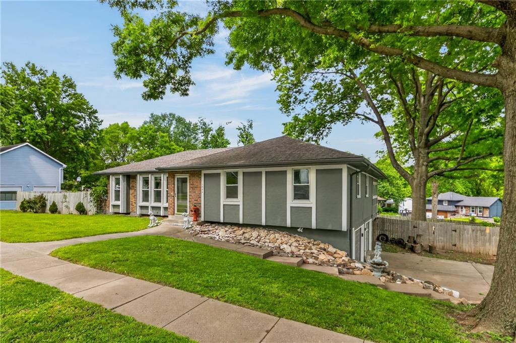 Homes for sale in Liberty, MO | 1524 Oxford Ct, Liberty, MO 64068 | MLS# 2632015