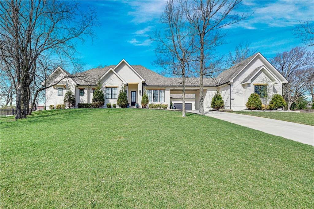 Homes for sale in Stilwell, KS | 18340 Mohawk Ln, Stilwell, KS 66085 | MLS# 2632018