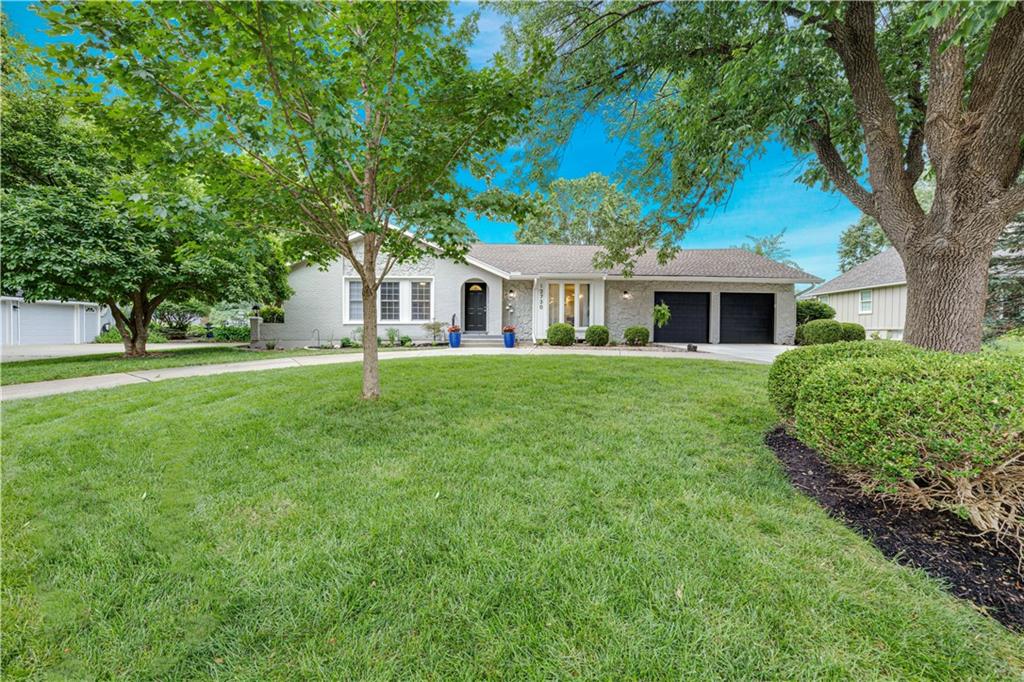 1st image of 12730 Overbrook Rd, Leawood, KS 66209 | MLS# 2632029