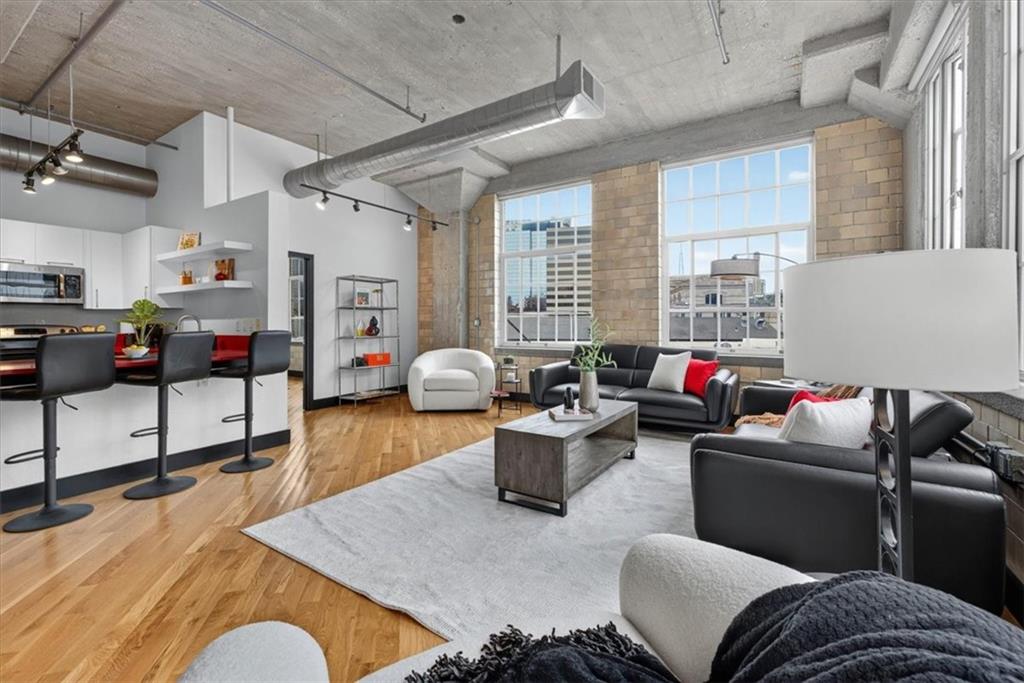 1st image of 2029 Wyandotte #204 St #204, Kansas City, MO 64108 | MLS# 2632039