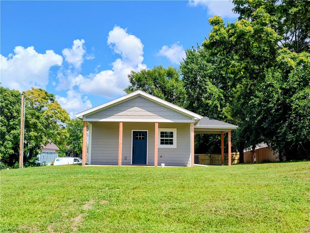 Homes for sale in Richmond, MO | 307 N Camden St, Richmond, MO 64085 | MLS# 2632041