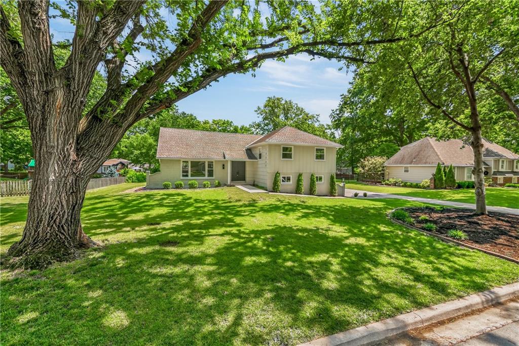 3rd image of 10505 Belinder Rd, Leawood, KS 66206 | MLS# 2632042
