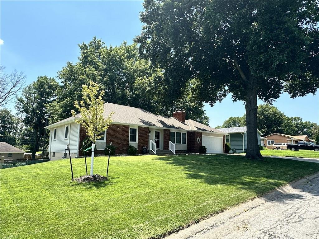 2nd image of 304 Hillcrest Dr, Warrensburg, MO 64093 | MLS# 2632049