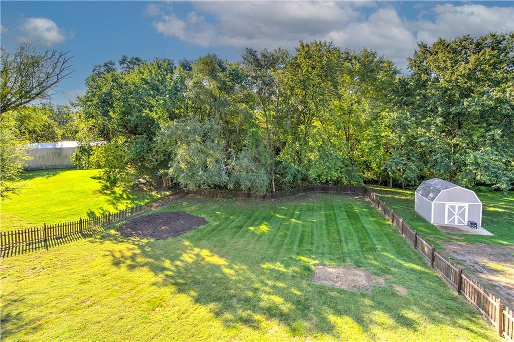 2nd image of 1721 Collins Dr, Platte City, MO 64079 | MLS# 2632053