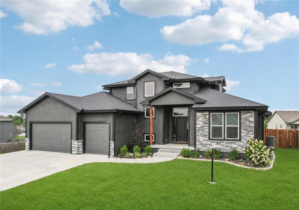 1st image of 2705 Meadowbrook Ct, Tonganoxie, KS 66086 | MLS# 2632060