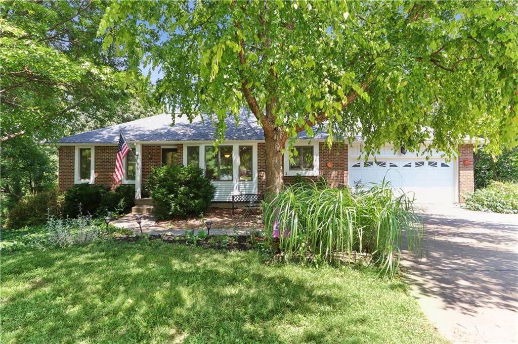 2nd image of 6003 Greenwood St, Shawnee, KS 66216 | MLS# 2632061