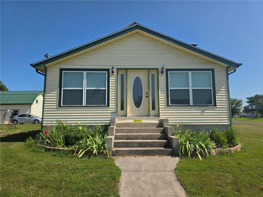 Homes for sale in Pattonsburg, MO | 301 Walnut St, Pattonsburg, MO 64670 | MLS# 2632081