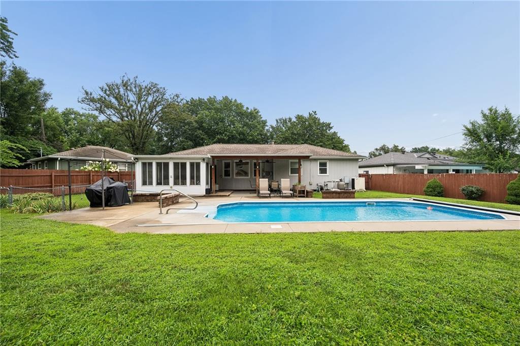 2nd image of 8605 W 80th Ter, Overland Park, KS 66204 | MLS# 2632087