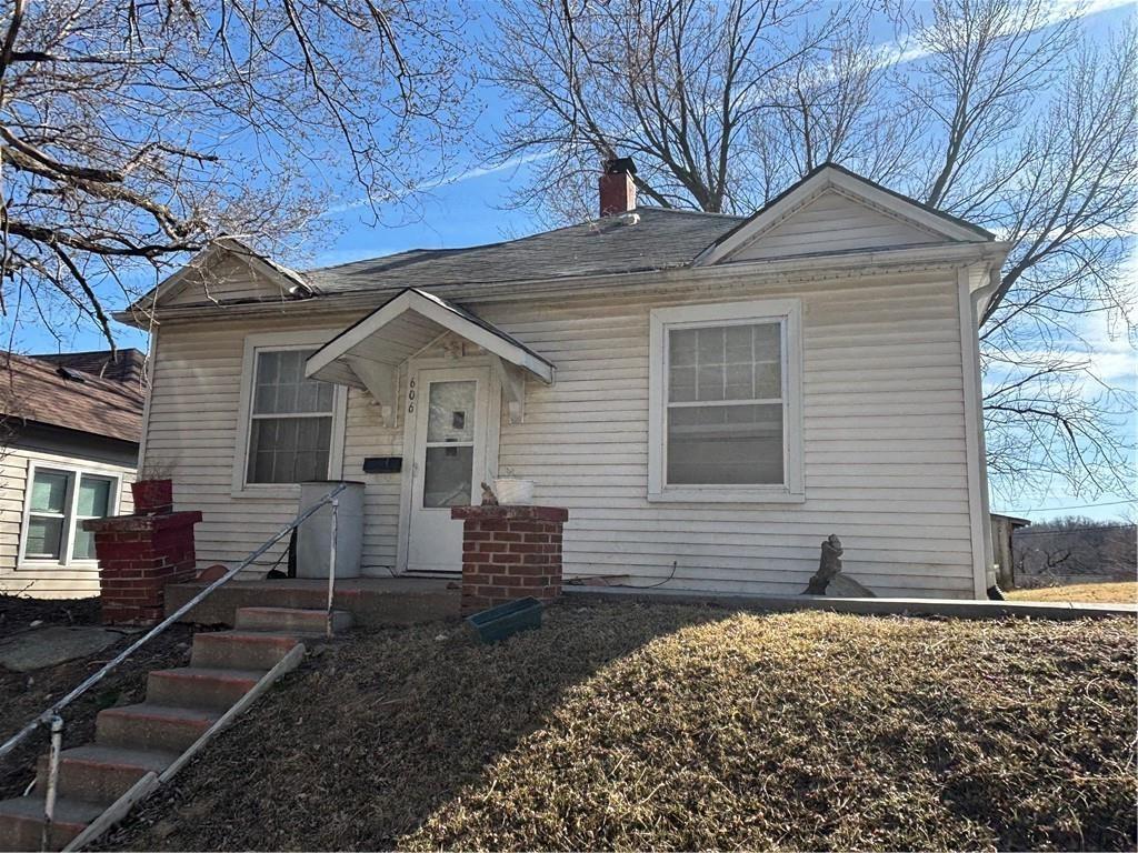 Homes for sale in Saint Joseph, MO | 606 Harmon St, Saint Joseph, MO 64504 | MLS# 2632093