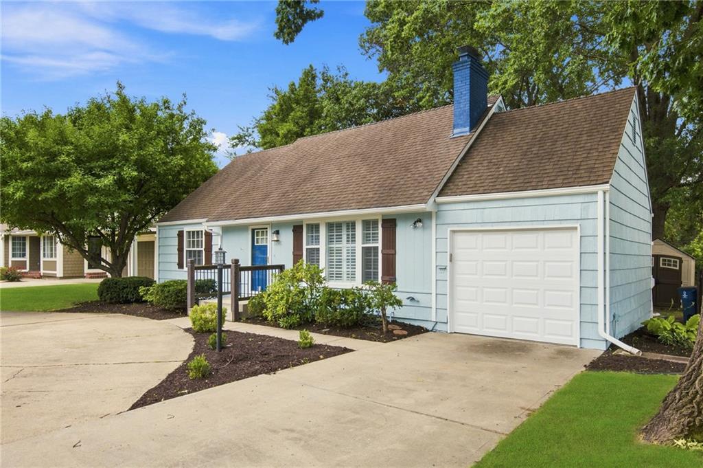 2nd image of 3705 W 71st St, Prairie Village, KS 66208 | MLS# 2632097