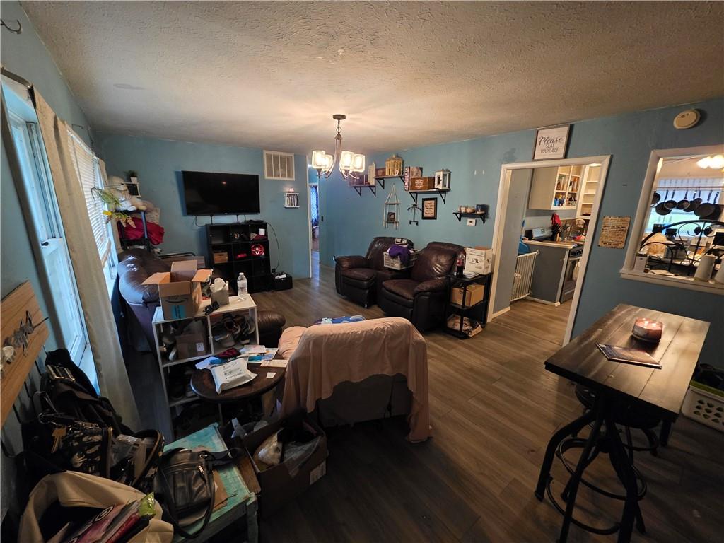 2nd image of 304 Warwick Rd, Coffeyville, KS 67337 | MLS# 2632102