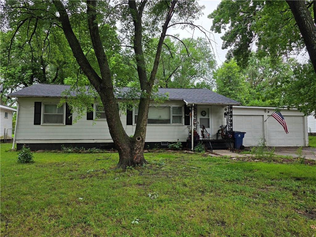 34th image of 304 Warwick Rd, Coffeyville, KS 67337 | MLS# 2632102