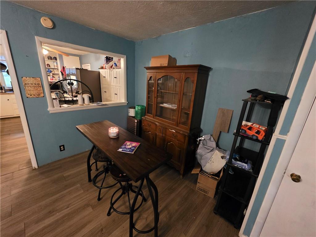 3rd image of 304 Warwick Rd, Coffeyville, KS 67337 | MLS# 2632102