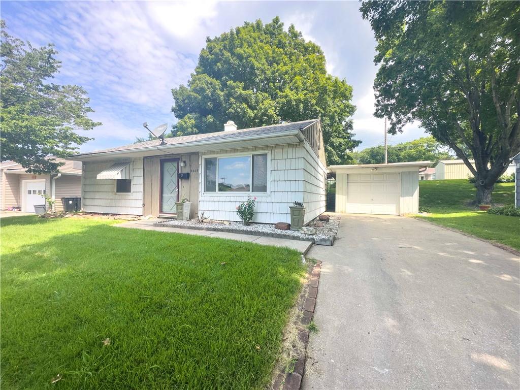 Homes for sale in Saint Joseph, MO | 2205 Maple St, Saint Joseph, MO 64507 | MLS# 2632105