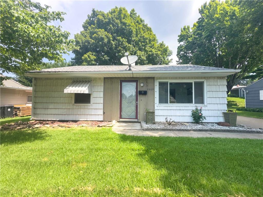 Homes for sale in Saint Joseph, MO | 2205 Maple St, Saint Joseph, MO 64507 | MLS# 2632105