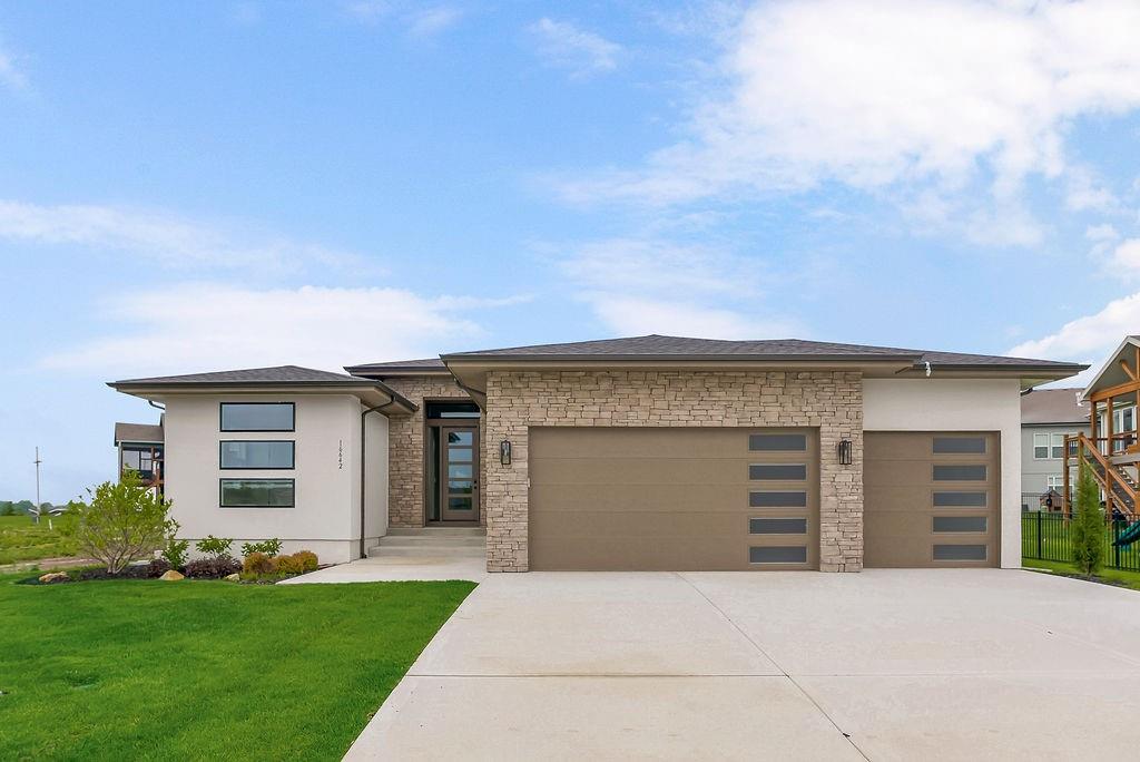 1st image of 2146 Sw Tracker Ln, Lees Summit, MO 64082 | MLS# 2632117