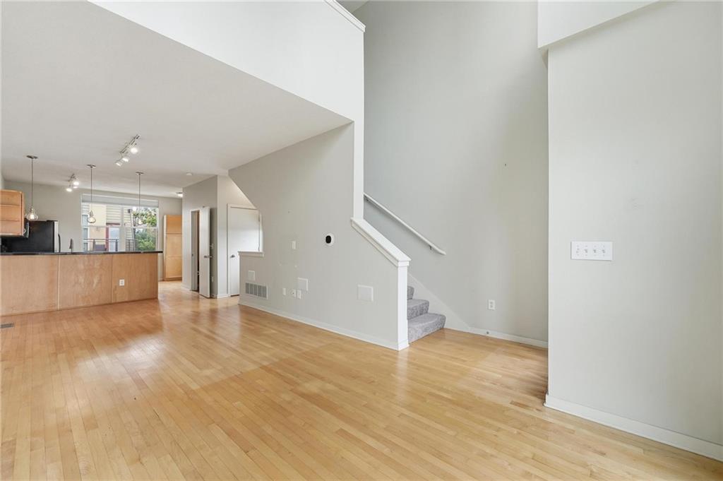 2nd image of 4577 Madison Ave #E4, Kansas City, MO 64111 | MLS# 2632131