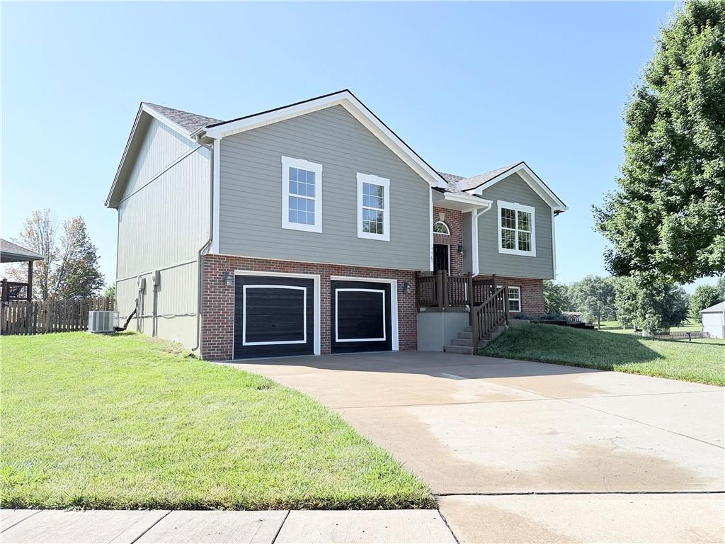 Homes for sale in Kearney, MO | 1101 E 18Th St, Kearney, MO 64060 | MLS# 2632134